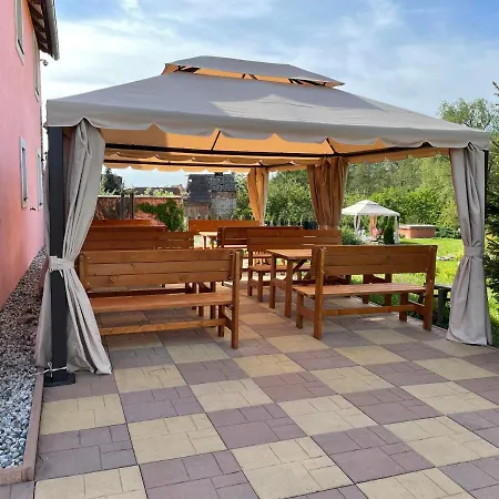 Statek U Dubu Πανσιόν *