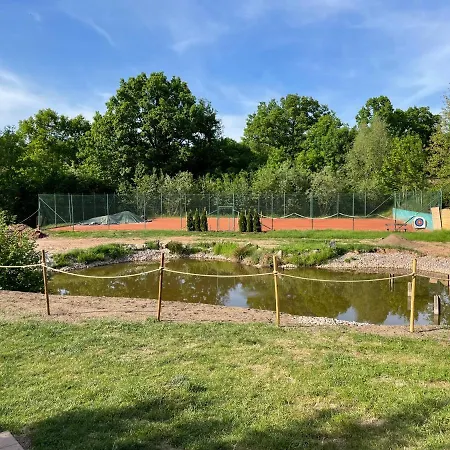 Statek U Dubu Πανσιόν