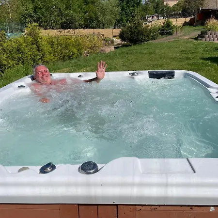 Πανσιόν Statek U Dubu